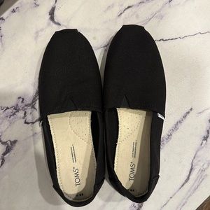 Never worn Black Toms Shoes Size 8.5